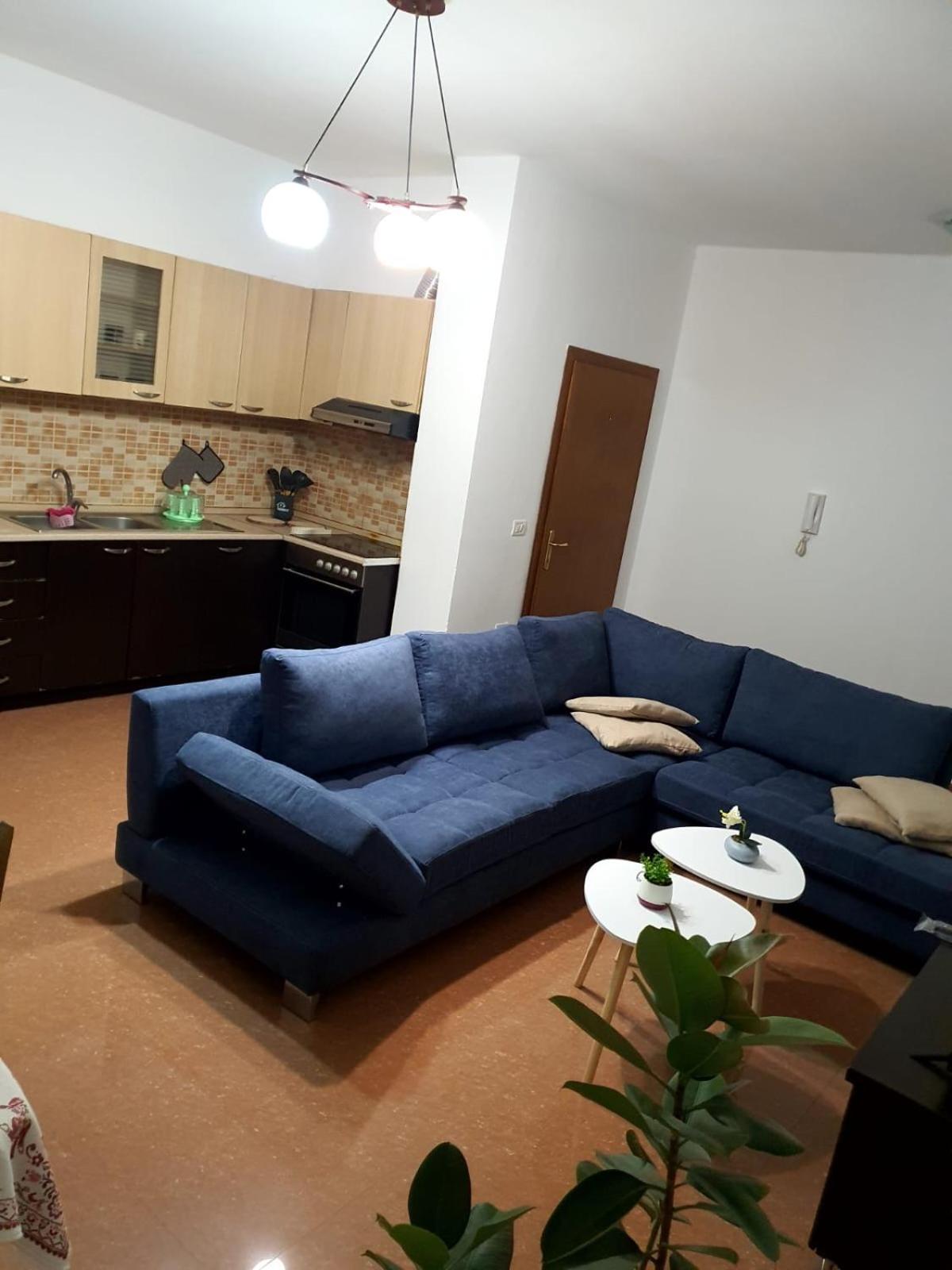 Center Apartment *